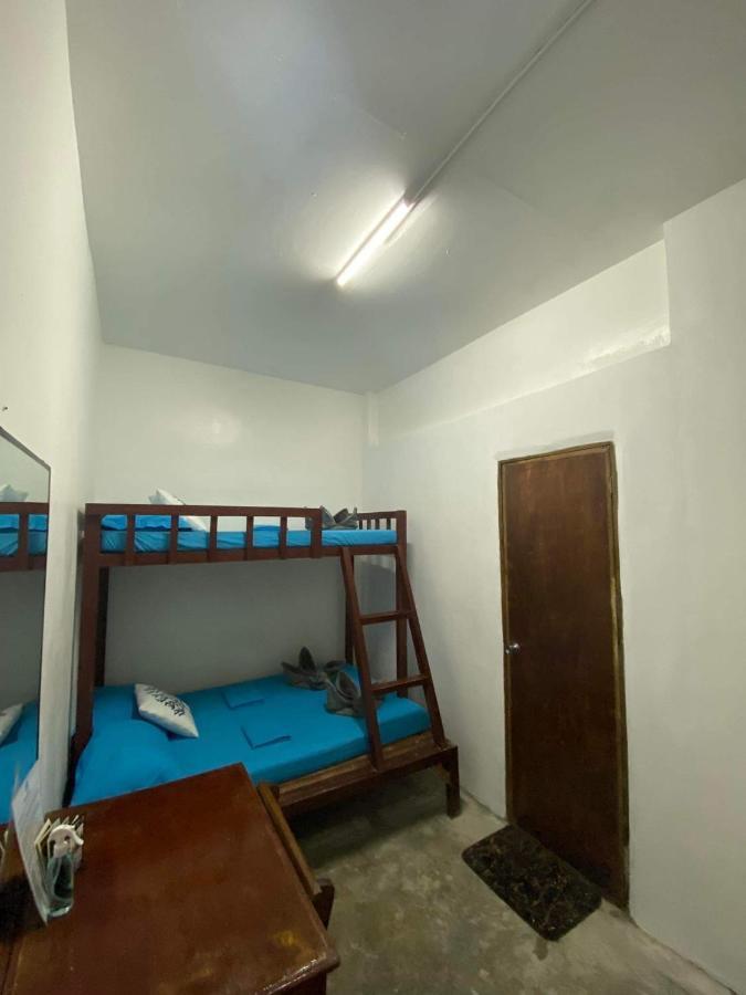 Tres Islas Hostel General Luna  Esterno foto