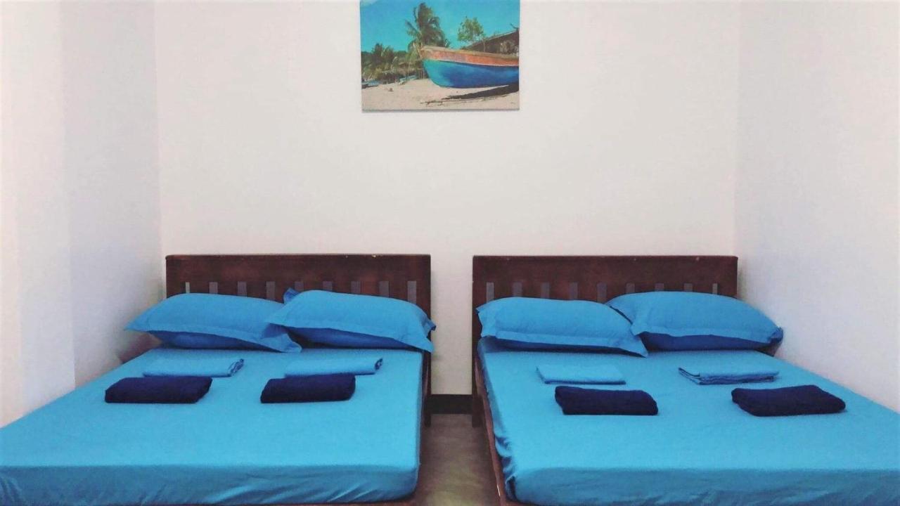 Tres Islas Hostel General Luna  Esterno foto